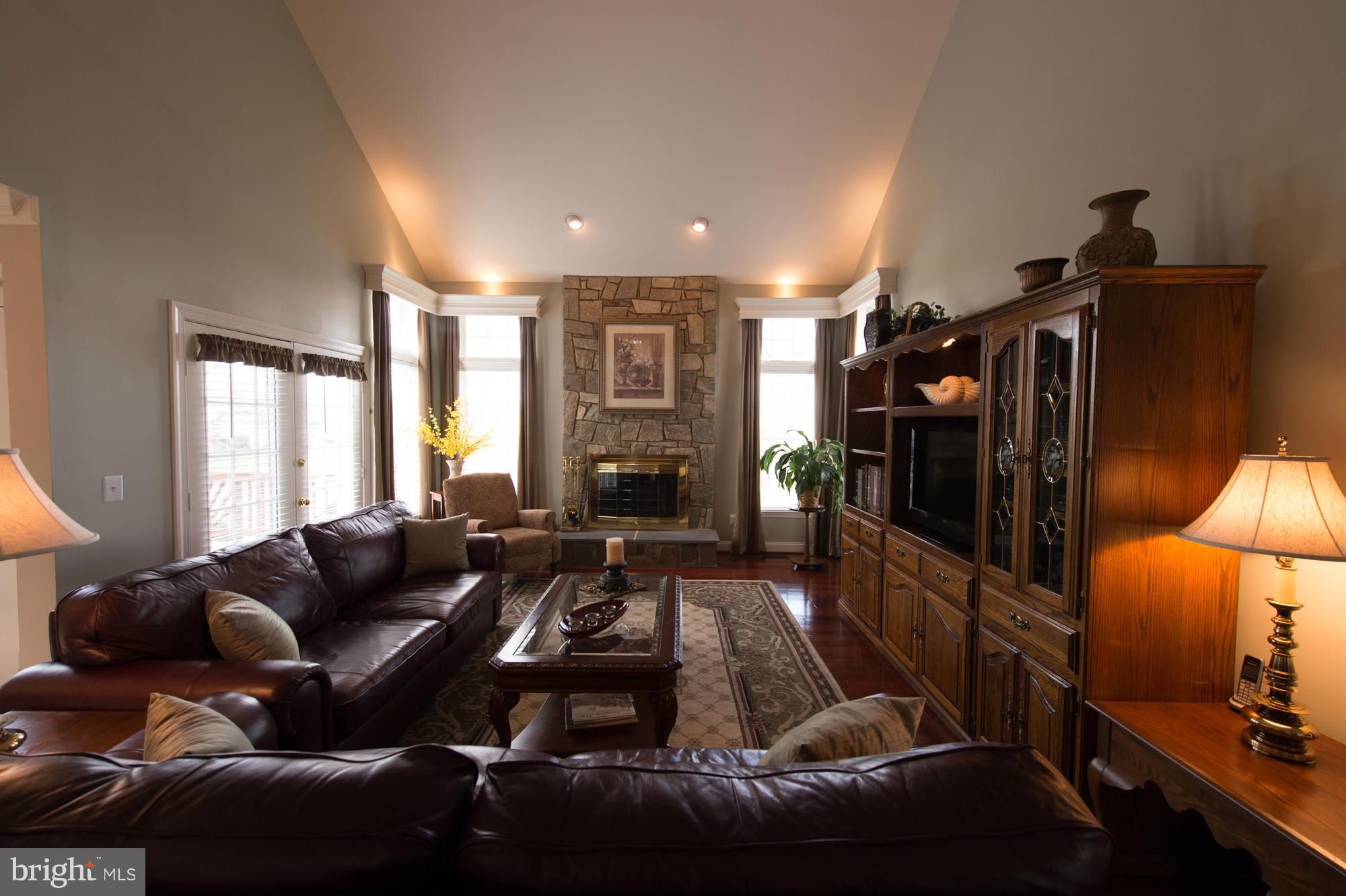 ASHBURN VILLAGE - Residential