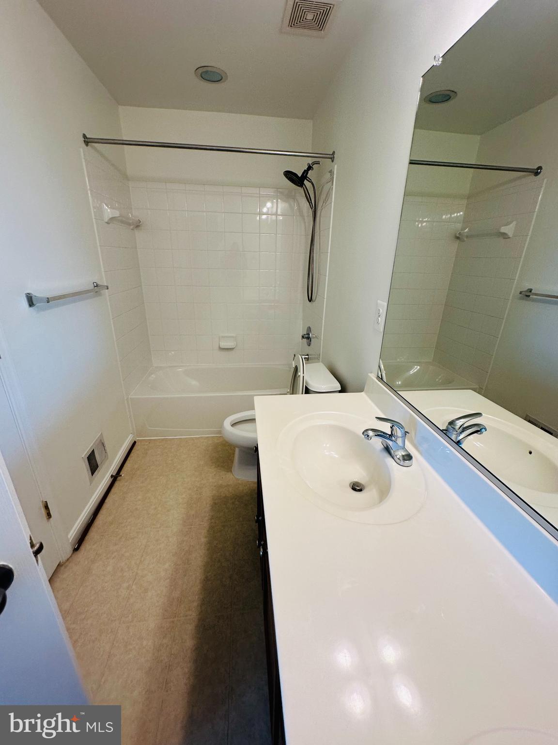 BRINKLEY MANOR - Residential Lease