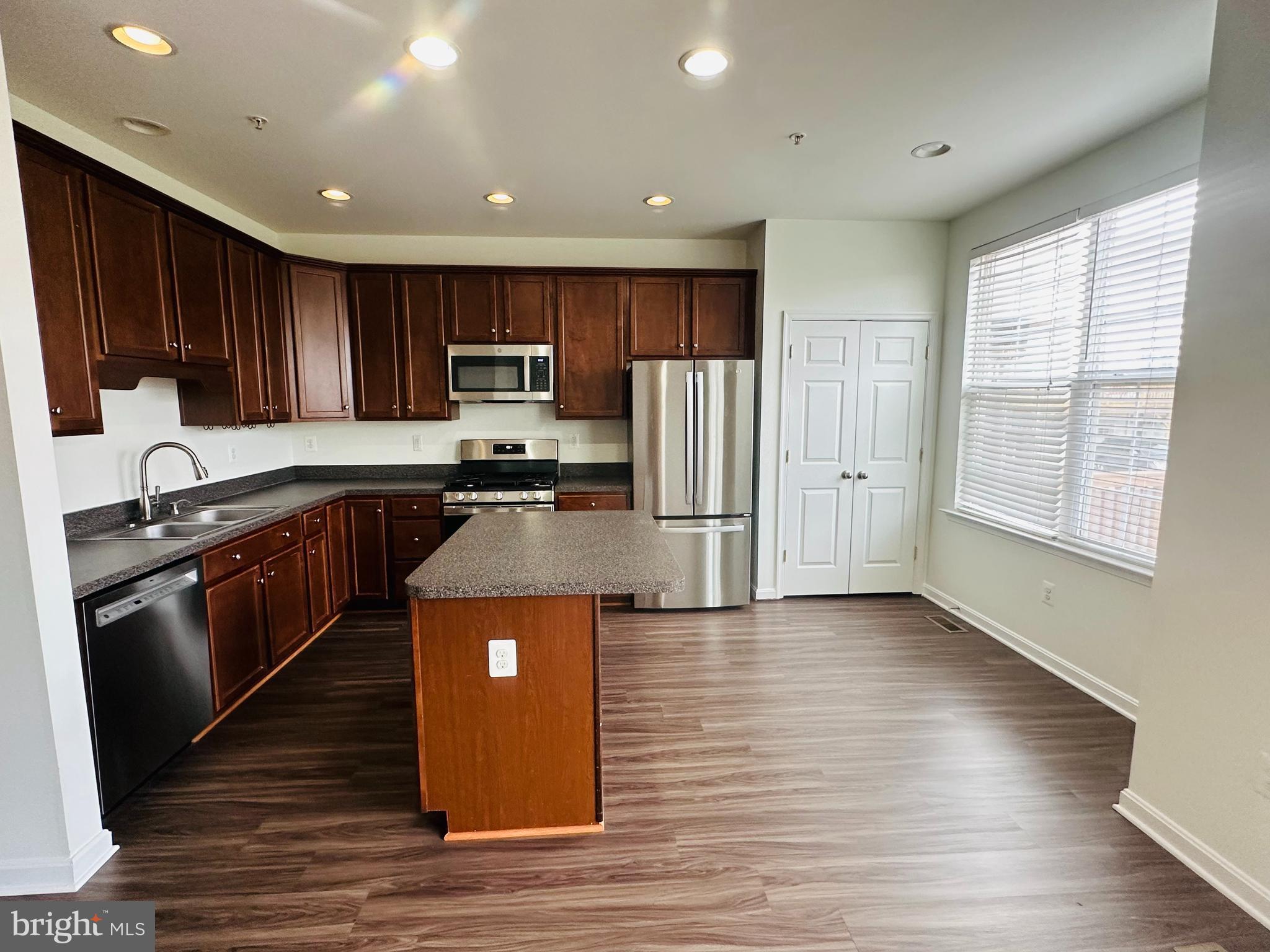 BRINKLEY MANOR - Residential Lease