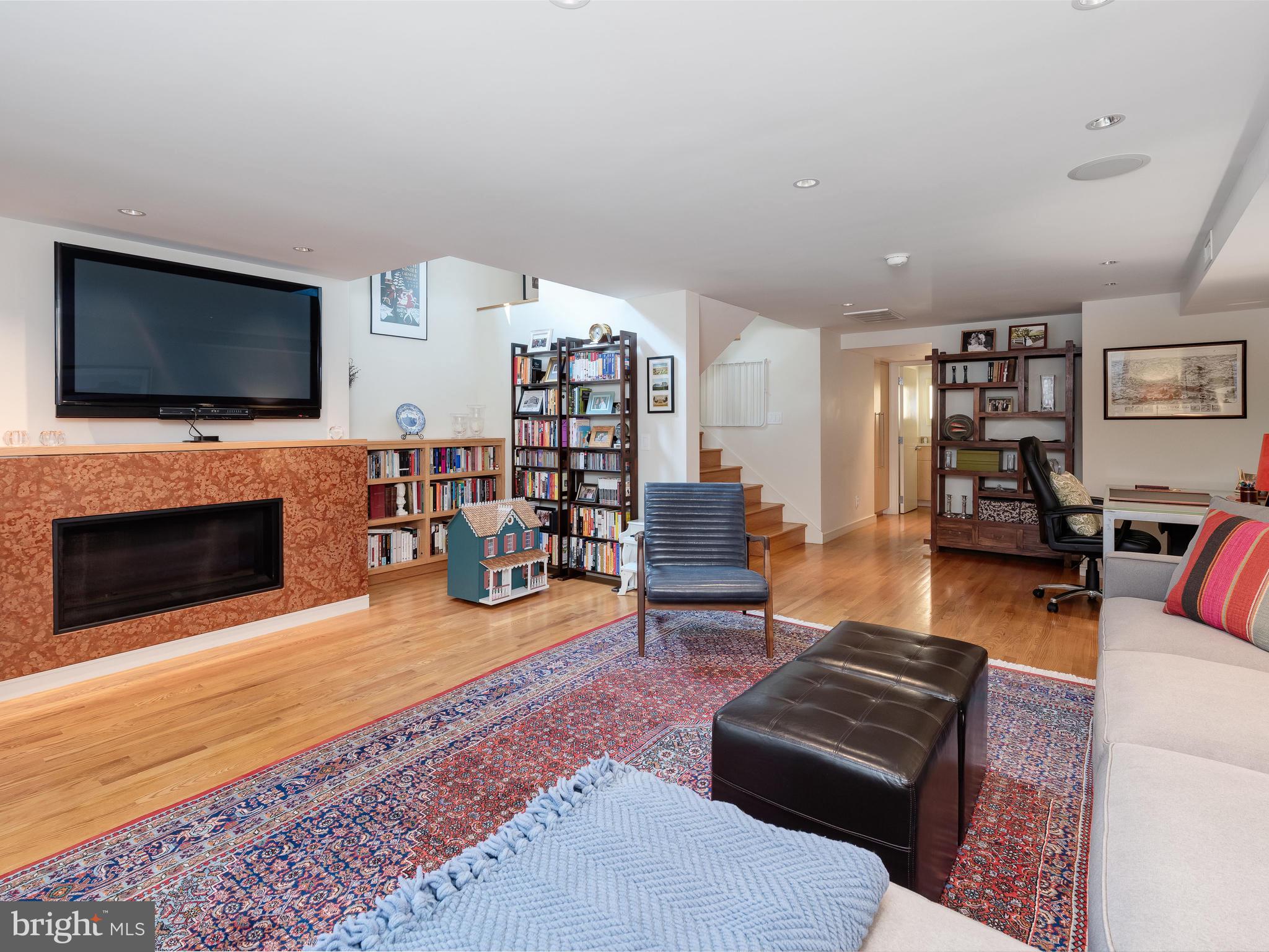 SOCIETY HILL - Residential