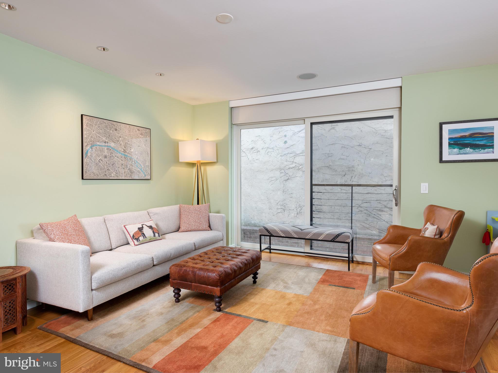 SOCIETY HILL - Residential