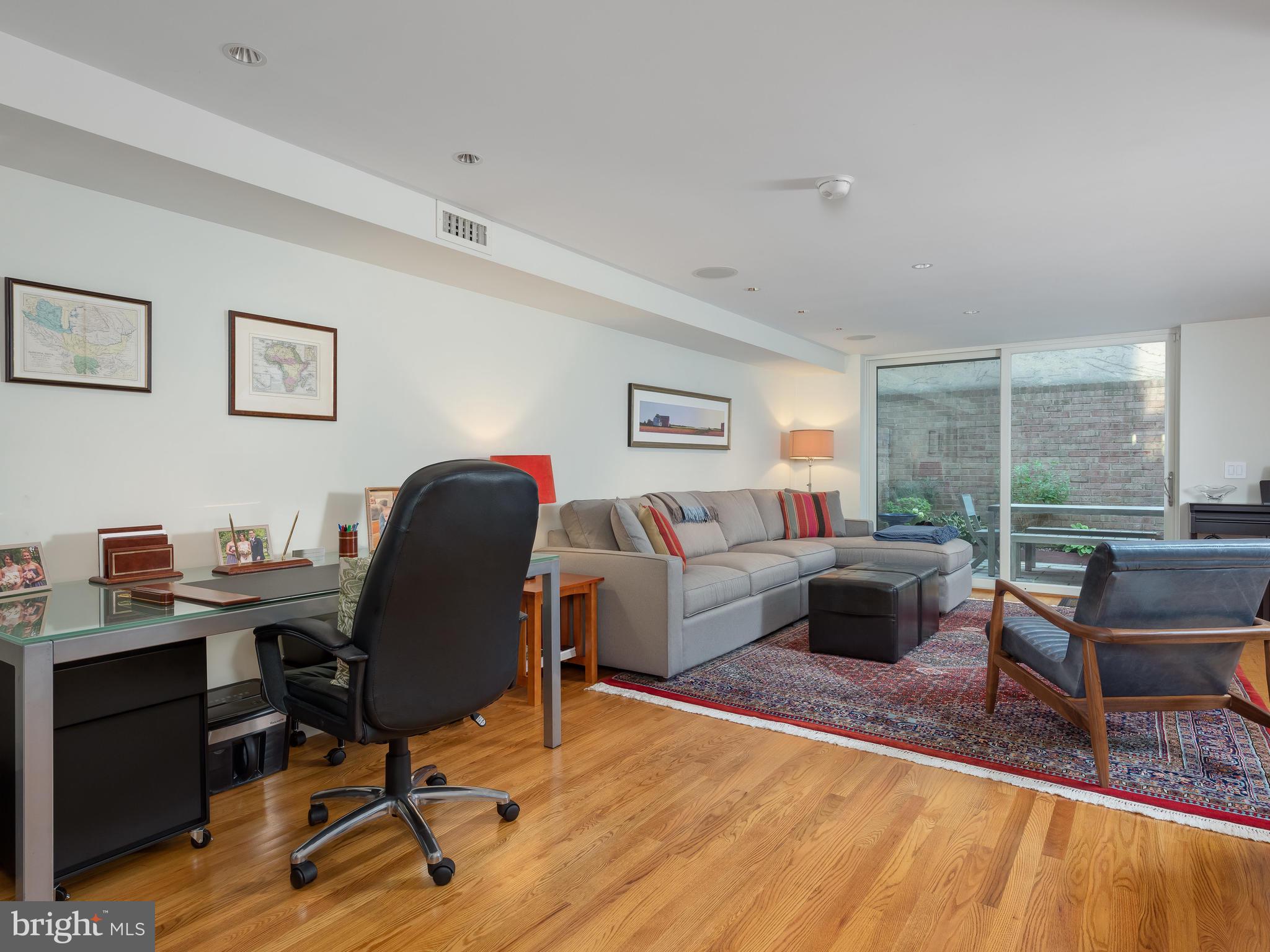 SOCIETY HILL - Residential