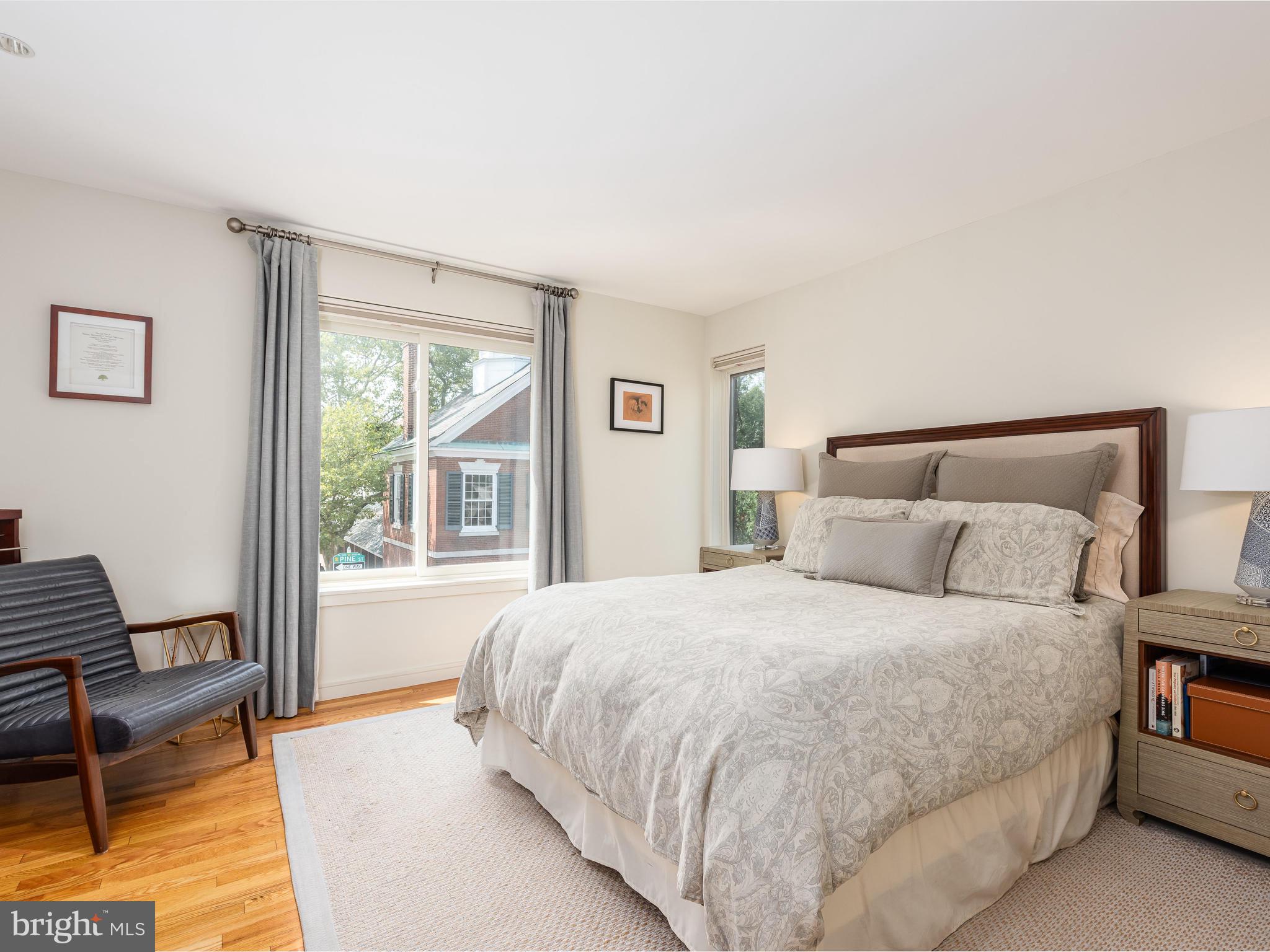 SOCIETY HILL - Residential