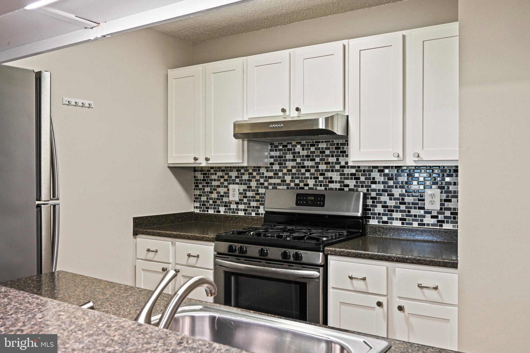 ASHBURN FARM - Residential Lease