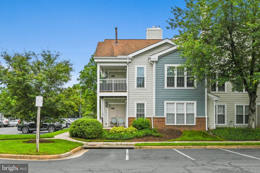 Available July 4! Welcome to this stunning 2-bedroom, 2-bathroom corner unit in the sought-after Westmaren community of Ashburn Farm. This rare top-floor unit has no neighbors above, offering peace, privacy, with a happy vibe from the moment you enter. Once inside, you’ll find two spacious primary suites, cathedral ceilings, abundant natural light, and a cozy fireplace that creates an inviting atmosphere. Step out onto the private balcony, ideal for relaxing, entertaining, or enjoying that morning cup of matcha or your favorite coffee.
The open-concept layout flows beautifully and includes private storage and ample parking. Enjoy a community full of amenities including a clubhouse, fitness center, outdoor pool, basketball and tennis courts, baseball field, jogging/bike trails, playgrounds, and more.
Located just minutes from the Ashburn Metro, Greenway, Rt. 7, and only 15 minutes to Dulles Airport, this home also offers unbeatable convenience with Giant grocery store and other shopping/restaurants nearby. Access to Westmaren pool included with the rent. Access to Ashburn Farms rec amenities is a separate membership.