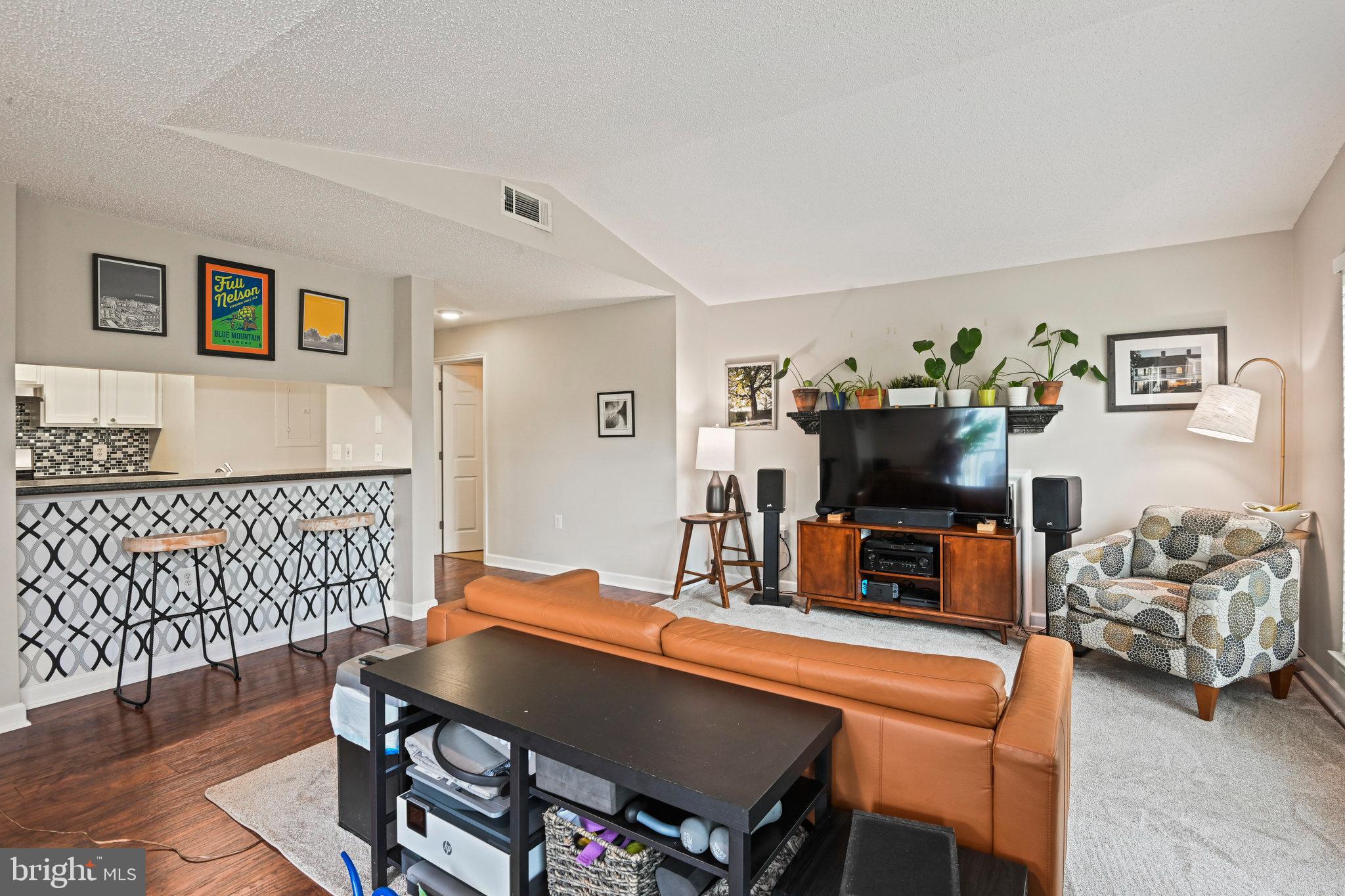 ASHBURN FARM - Residential Lease