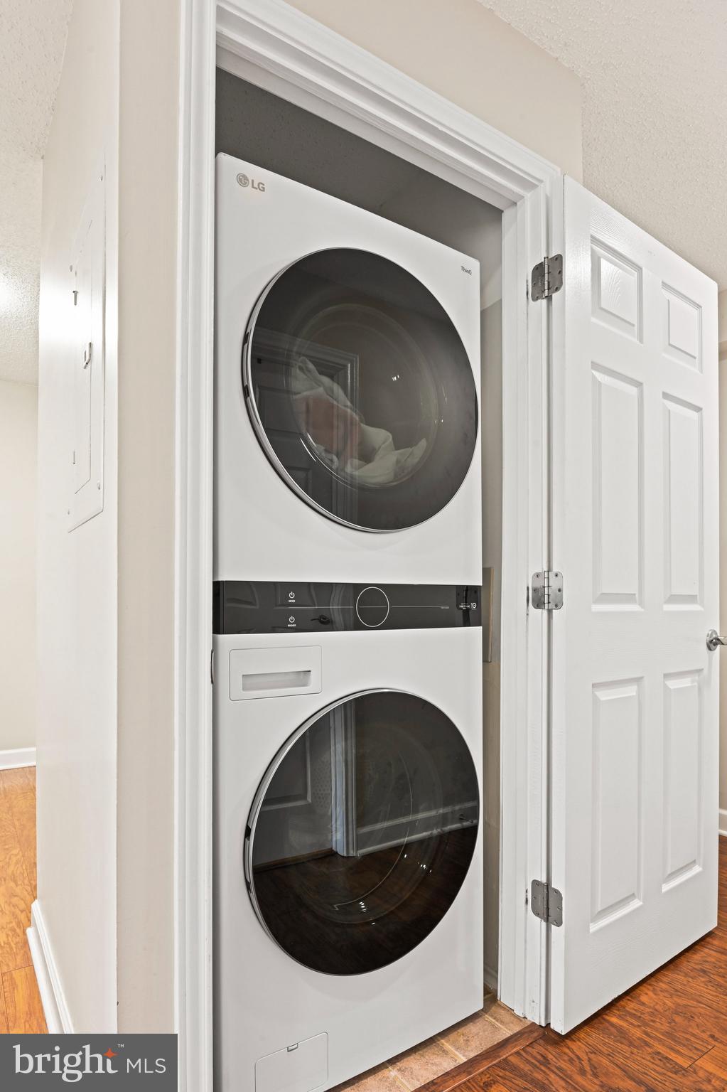 ASHBURN FARM - Residential Lease