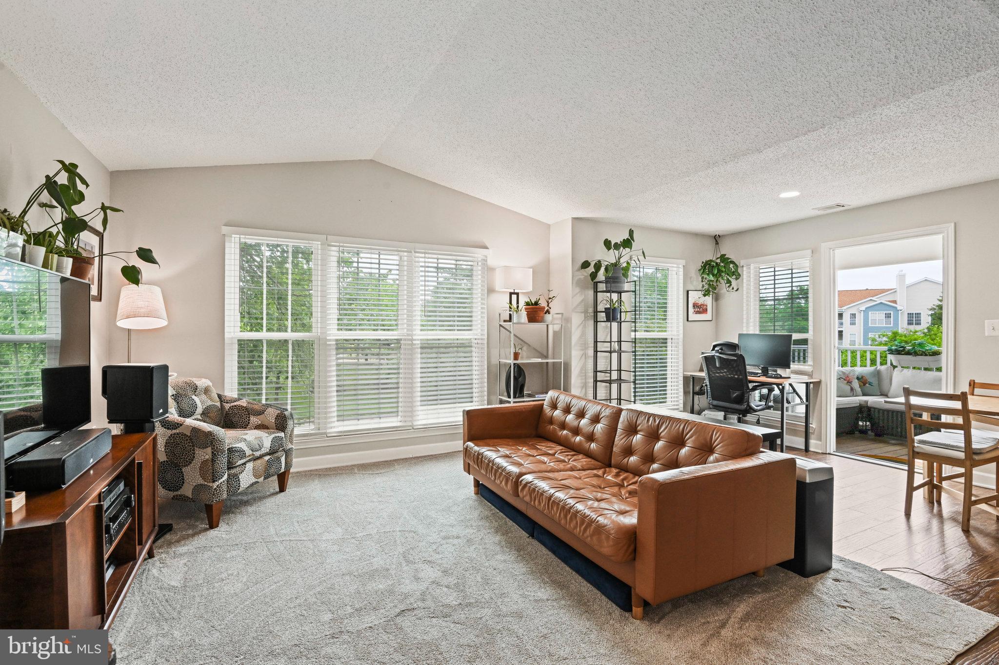 ASHBURN FARM - Residential Lease