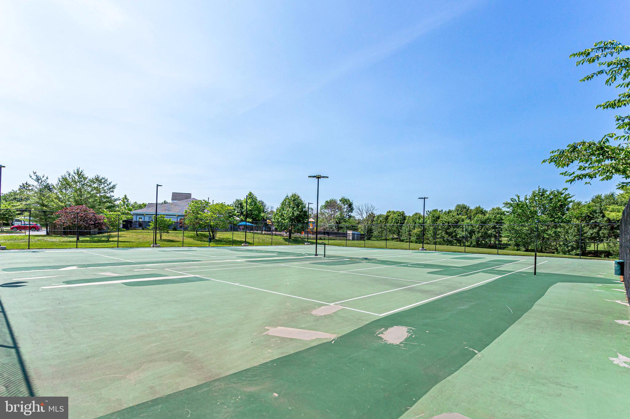 ASHBURN FARM - Residential Lease