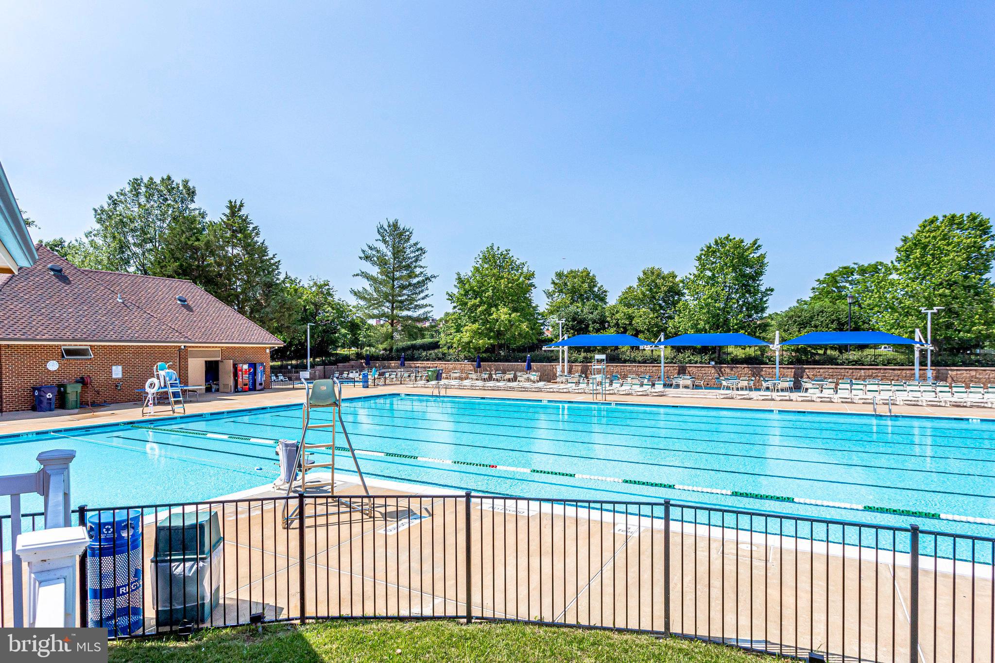 ASHBURN FARM - Residential Lease