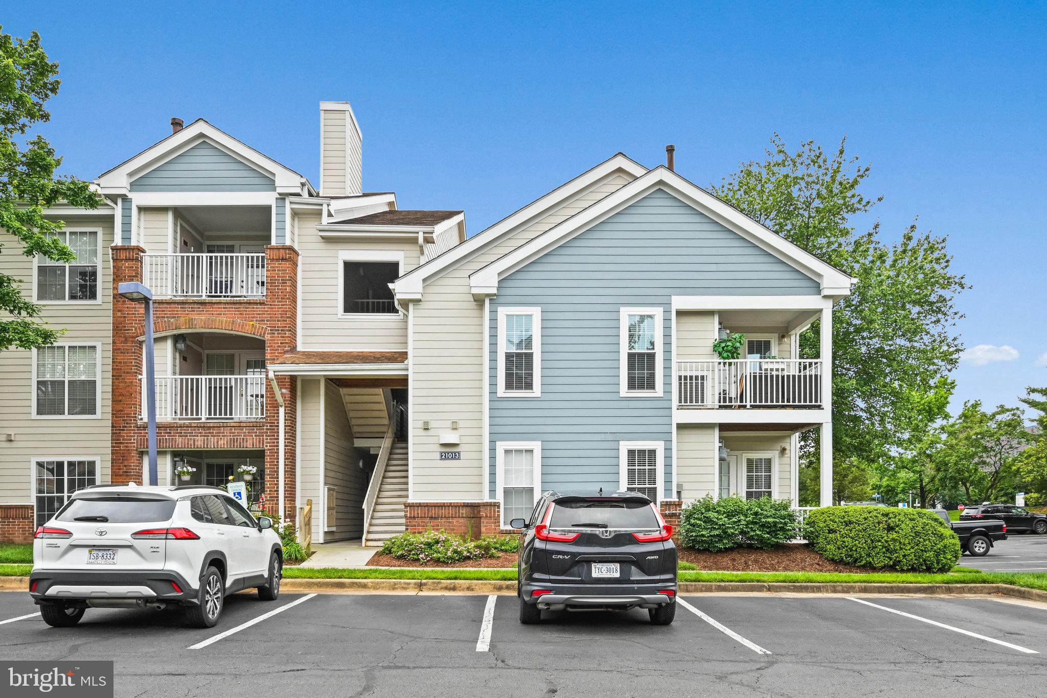 ASHBURN FARM - Residential Lease