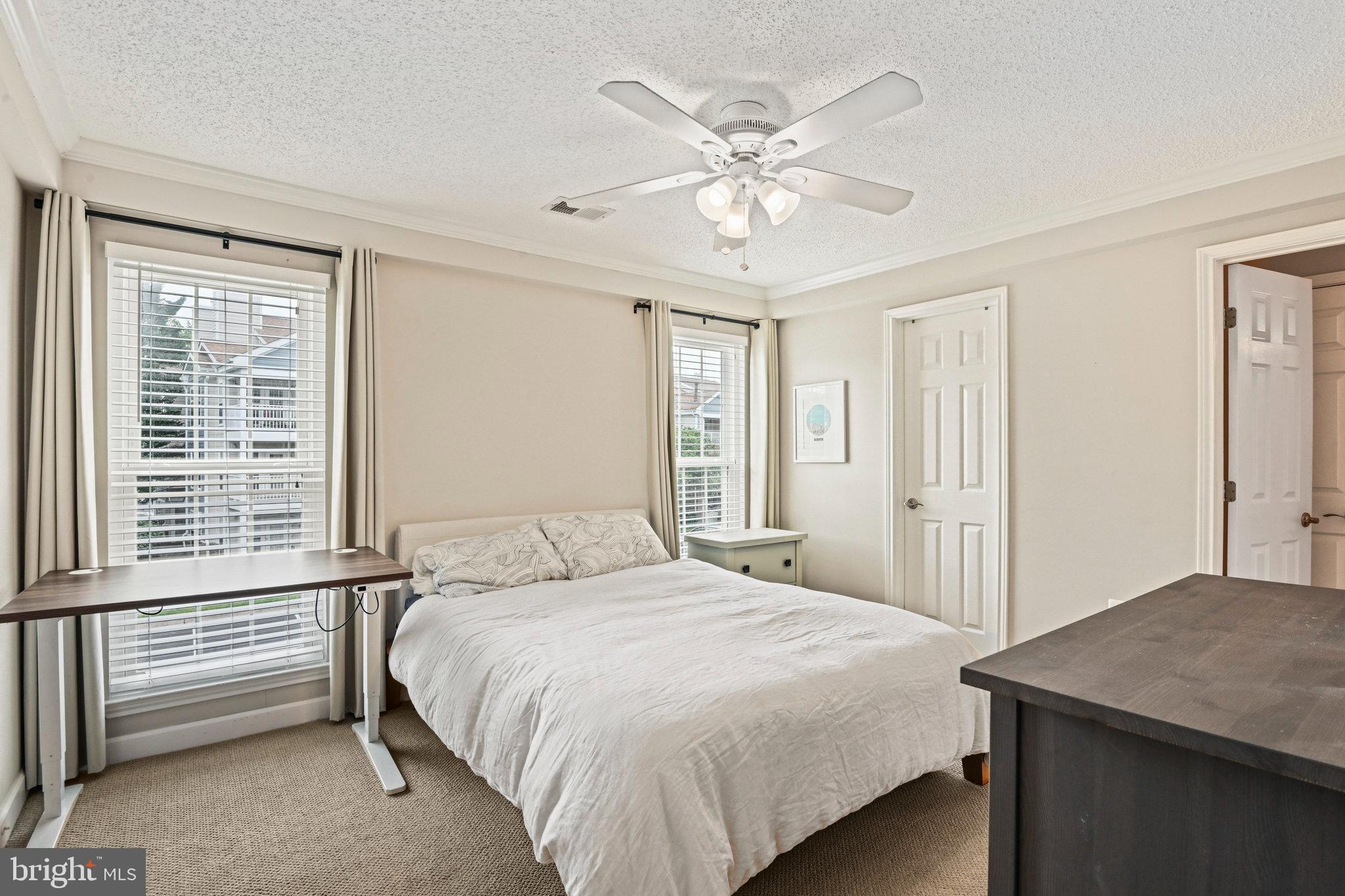 ASHBURN FARM - Residential Lease