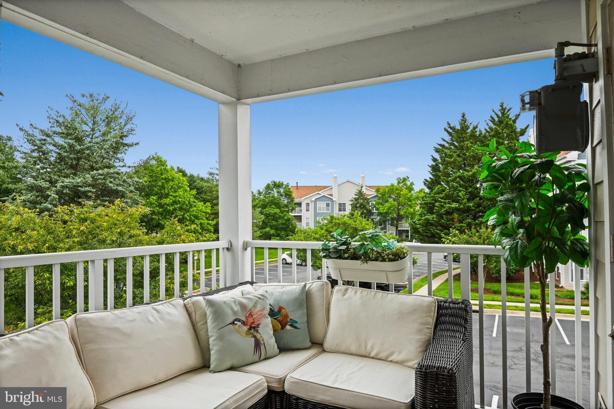 ASHBURN FARM - Residential Lease