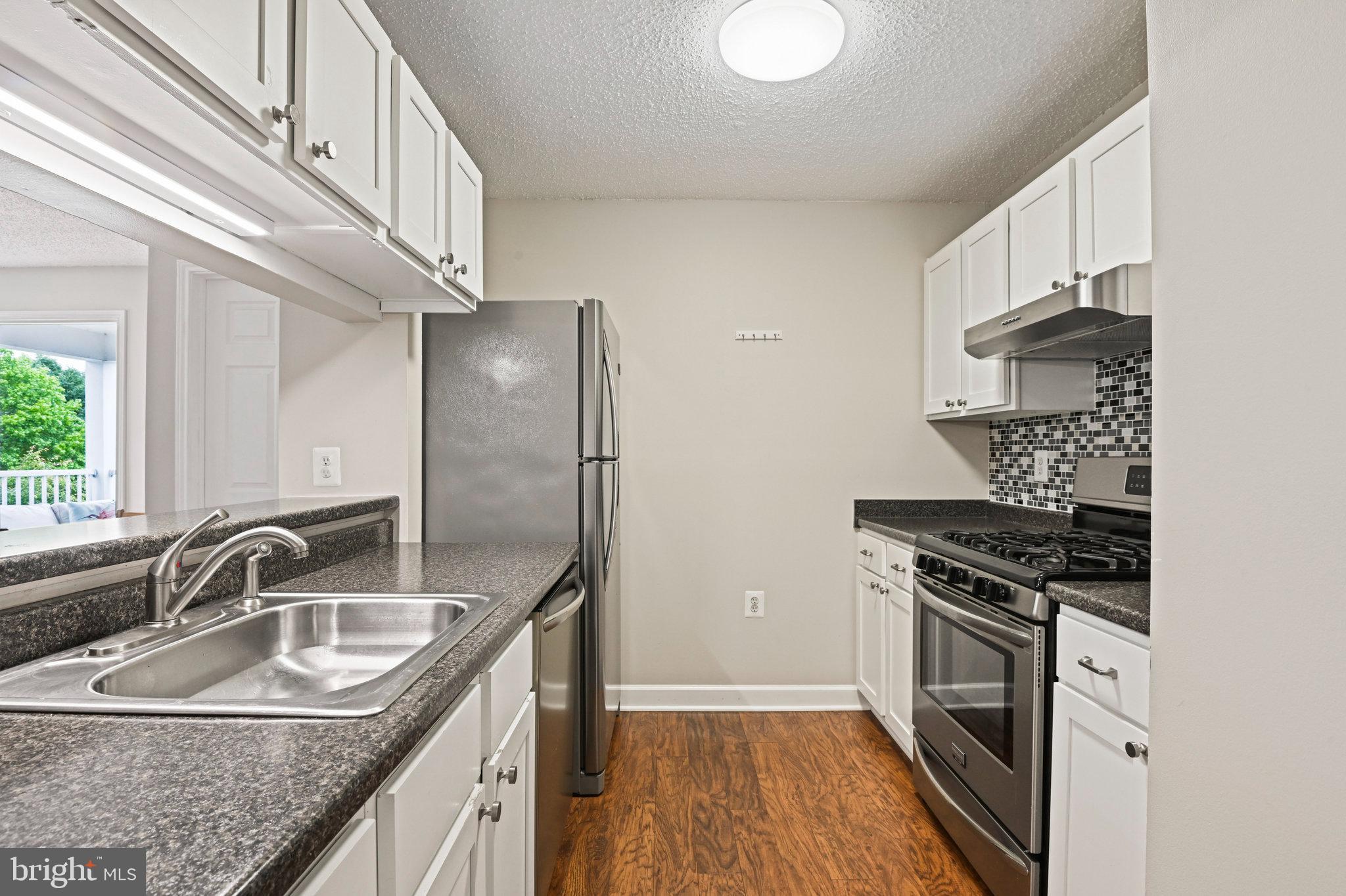 ASHBURN FARM - Residential Lease