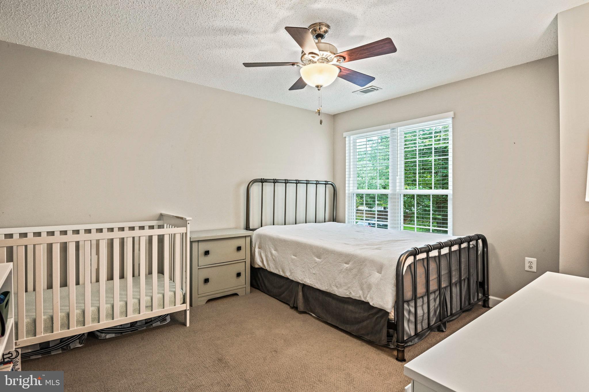 ASHBURN FARM - Residential Lease