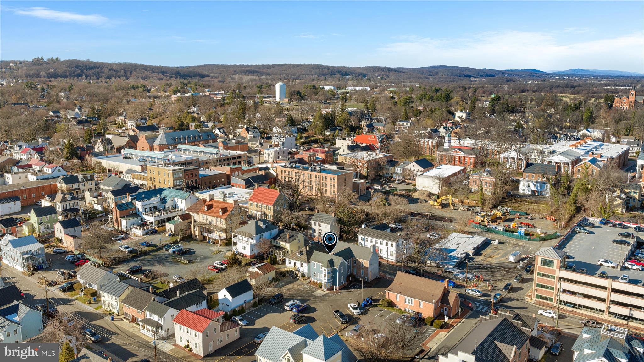 COLONIAL SQUARE - Commercial Sale