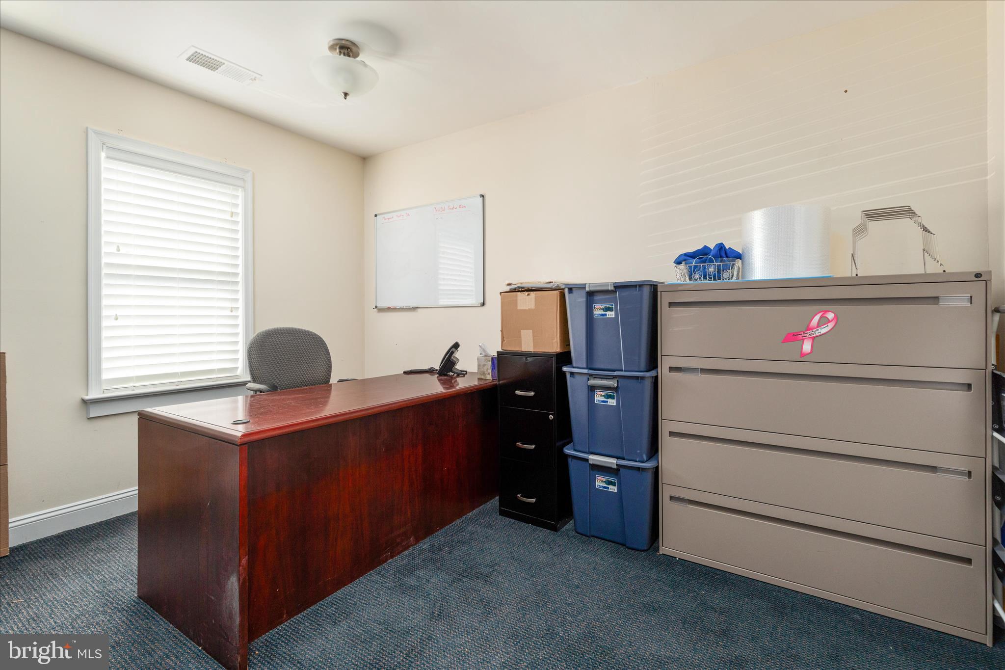 COLONIAL SQUARE - Commercial Sale