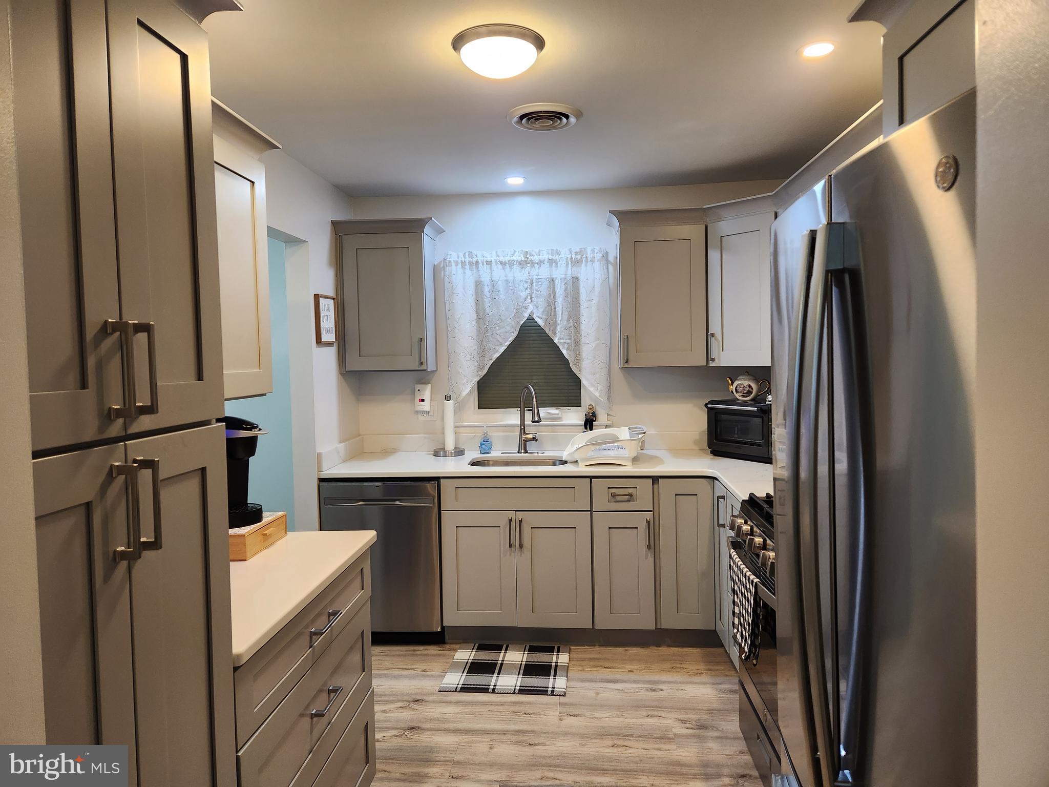 SILVER RIDGE PARK EAST - Residential