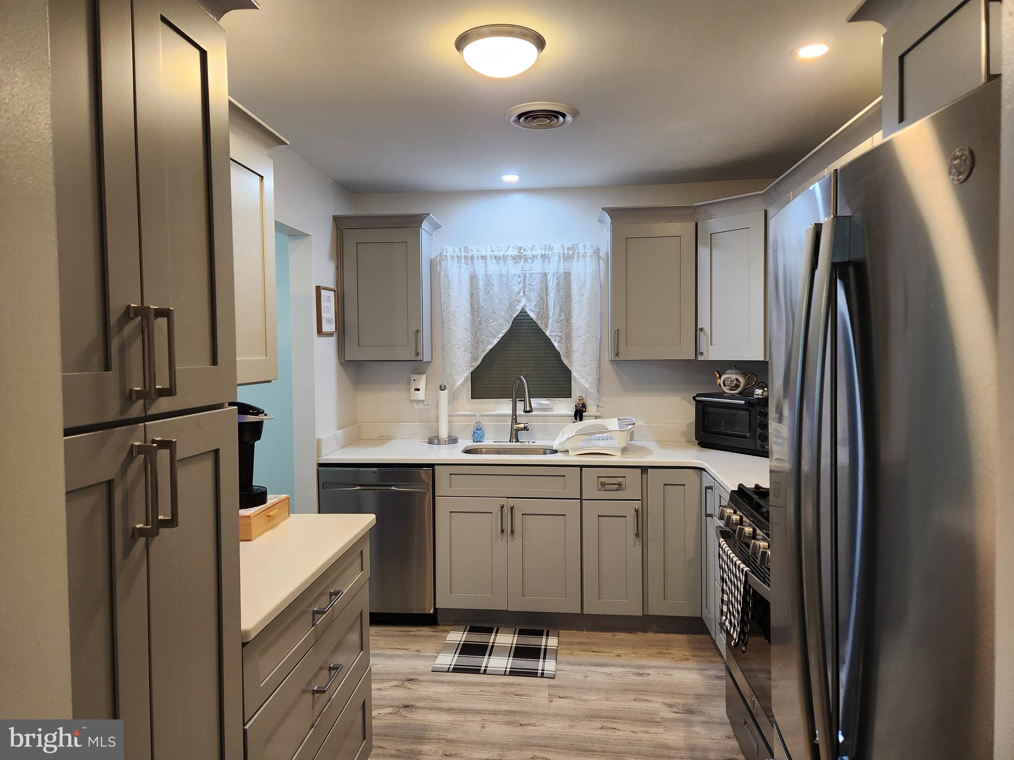 SILVER RIDGE PARK EAST - Residential