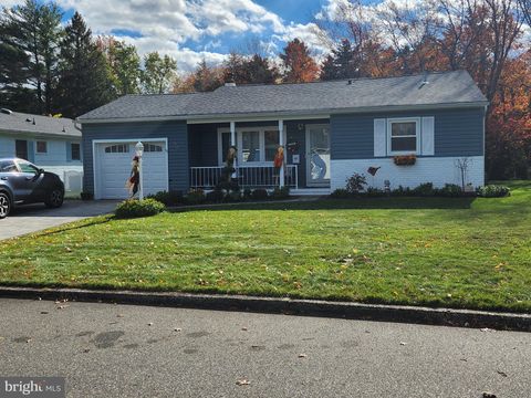 Homes For Sale - 35 Edinburgh Drive<br/> TOMS RIVER, NJ 08757