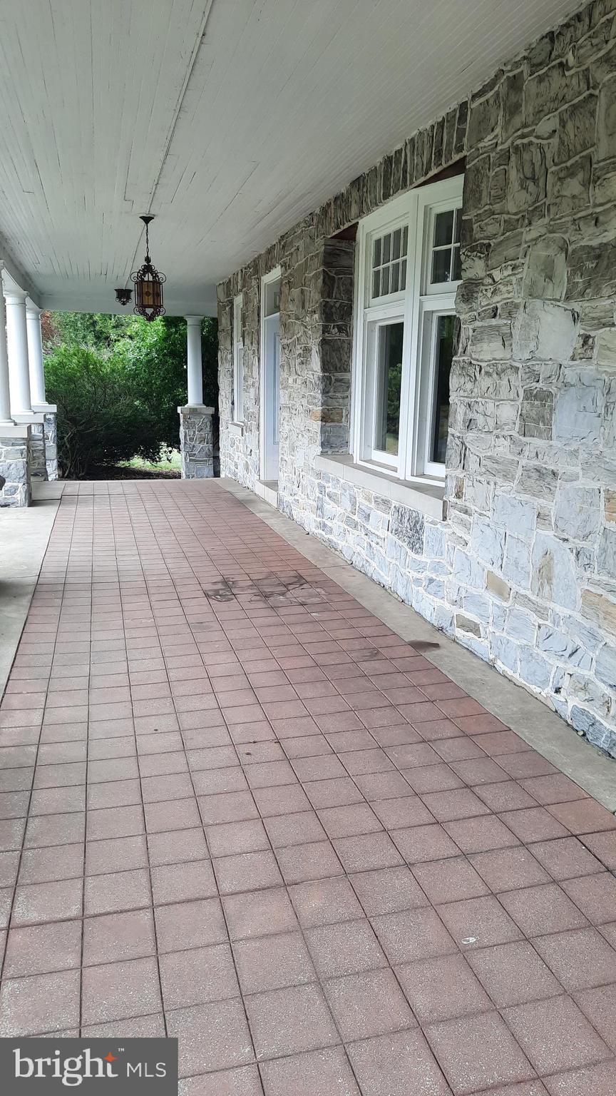 BELLEVUE PARK - Residential Lease