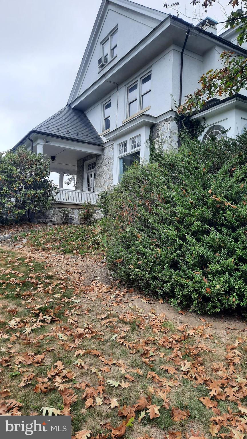 BELLEVUE PARK - Residential Lease