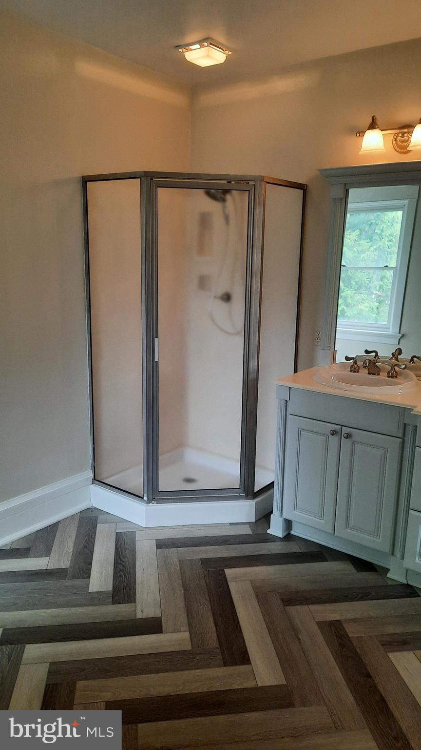 BELLEVUE PARK - Residential Lease