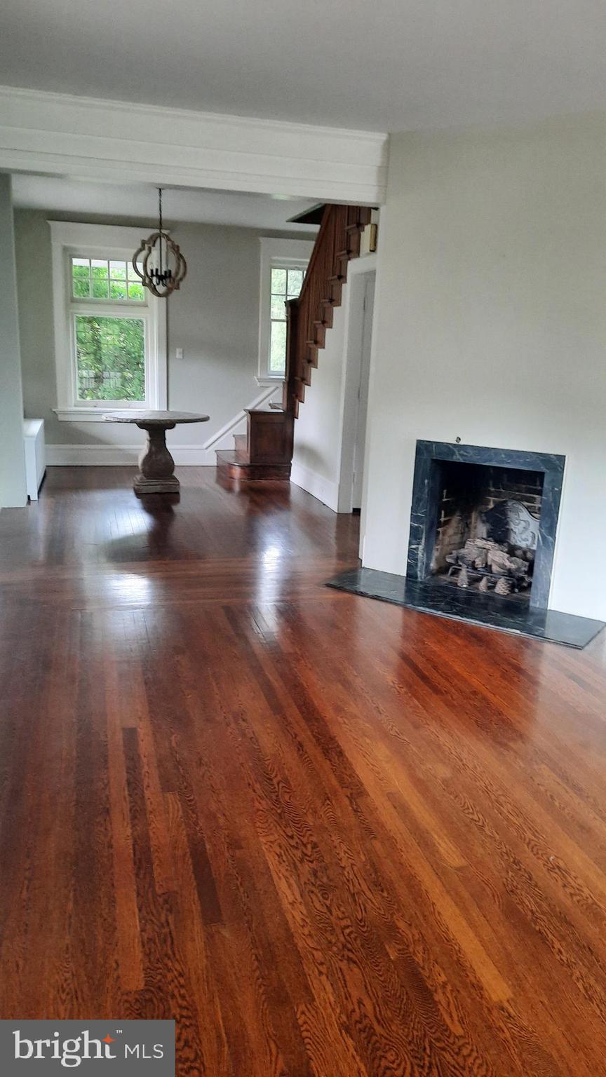 BELLEVUE PARK - Residential Lease