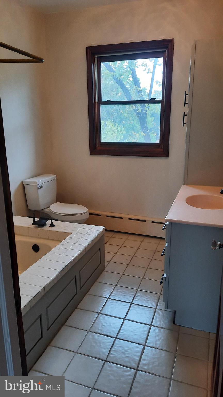 BELLEVUE PARK - Residential Lease