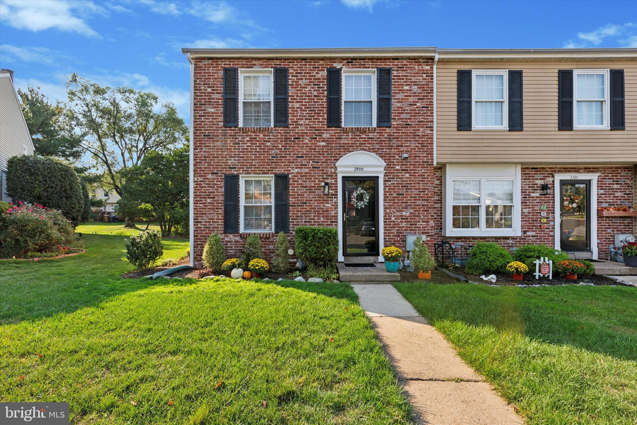 This 3 bedroom, 2.5 bath end-unit townhome in Arrowhead offers an ideal location, just minutes from Ambler, a vibrant community known for its restaurants, live theater, movie theater, various street events and more throughout the year. The home features an open floor plan and abundant natural light, ready for its new owner to enjoy.
Upon entering, you are greeted by a spacious foyer with hardwood floor, coat closet and an updated powder room. To the left, the efficient eat-in kitchen boasts ample cabinet and counter space, a sizable pantry, and brand-new flooring. The expansive living and dining area, complete with a wood-burning fireplace, is perfect for entertaining large groups during holiday celebrations. A sliding glass door from the living room opens to a beautiful deck, ideal for enjoying your morning coffee, lunch with friends or relaxing with your favorite beverage and a good book at the end of a long day.
Upstairs, the main bedroom includes two closets and a renovated full bathroom with a large shower. Two additional bedrooms share a hall bath with a tub/shower, and the laundry area is also conveniently located on this level. The clean and spacious basement offers the potential for additional finished living space.
This home's location provides quick access to major highways, trains, and shopping, ensuring everything you need is just minutes away. Showings start with the Open House on Sunday from 11:00-1:00 so pop in before the Eagles game. Don't miss this one.