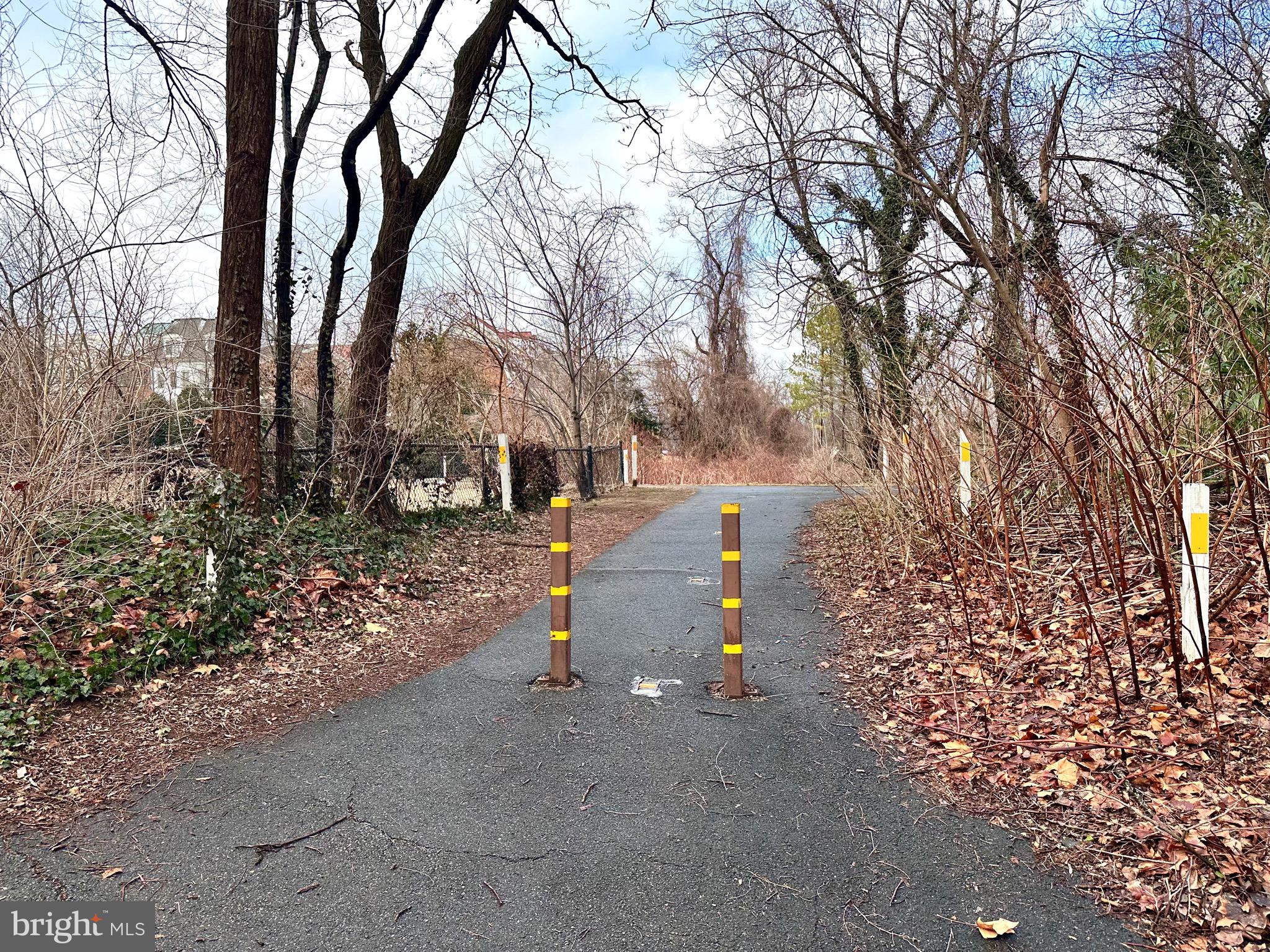 POTOWMACK CROSSING - Residential