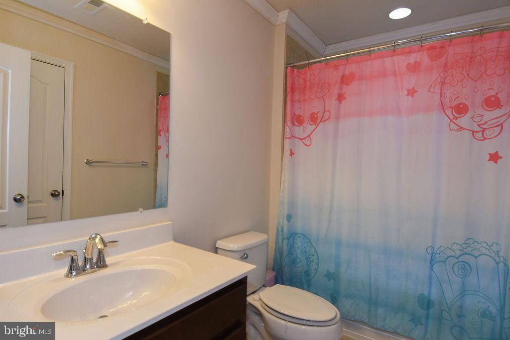 CHELSEA MANOR - Residential Lease