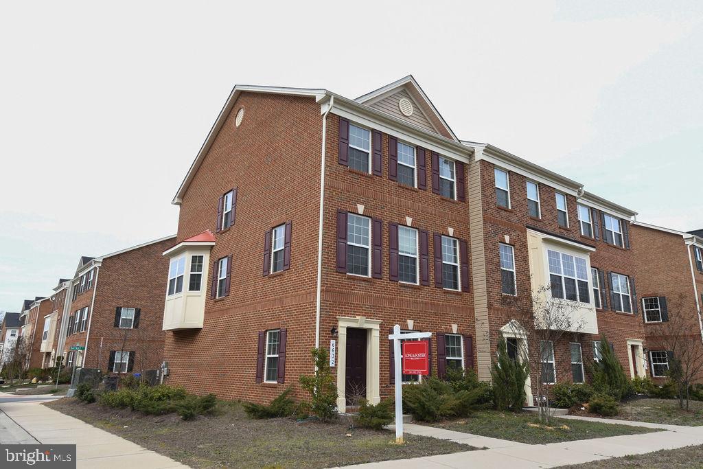 CHELSEA MANOR - Residential Lease