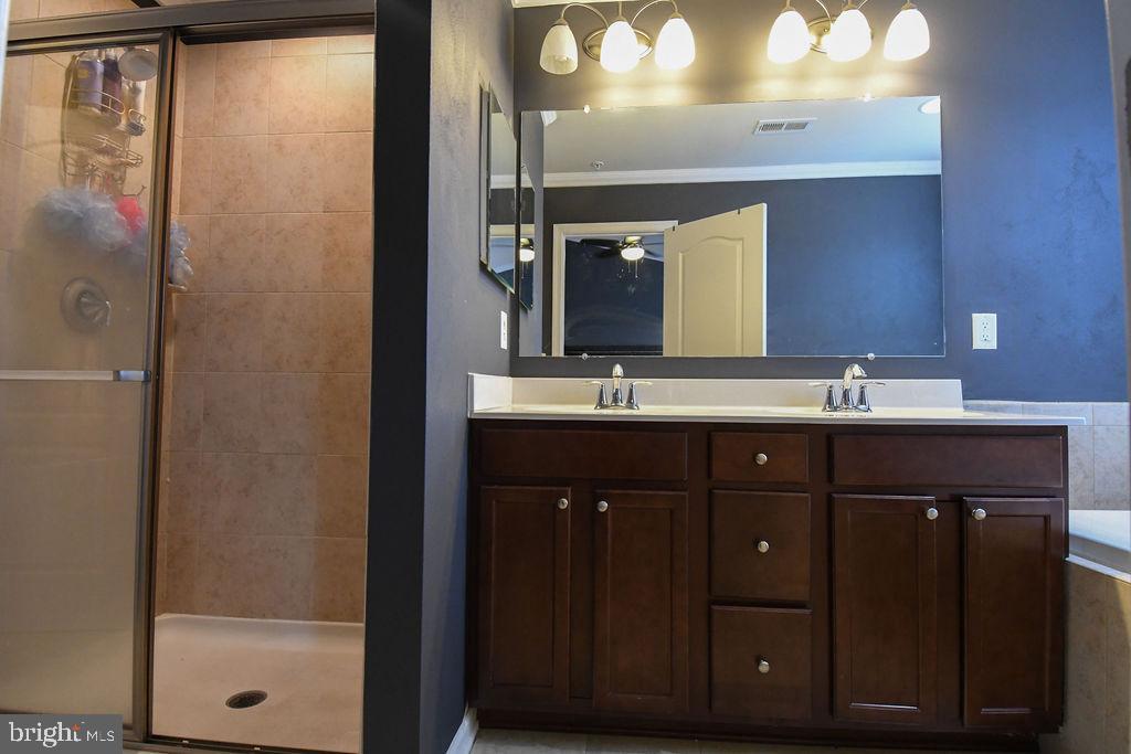 CHELSEA MANOR - Residential Lease