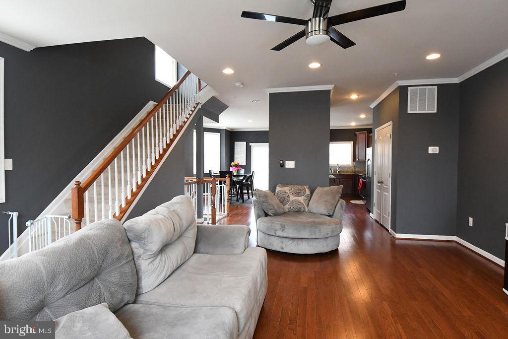 CHELSEA MANOR - Residential Lease