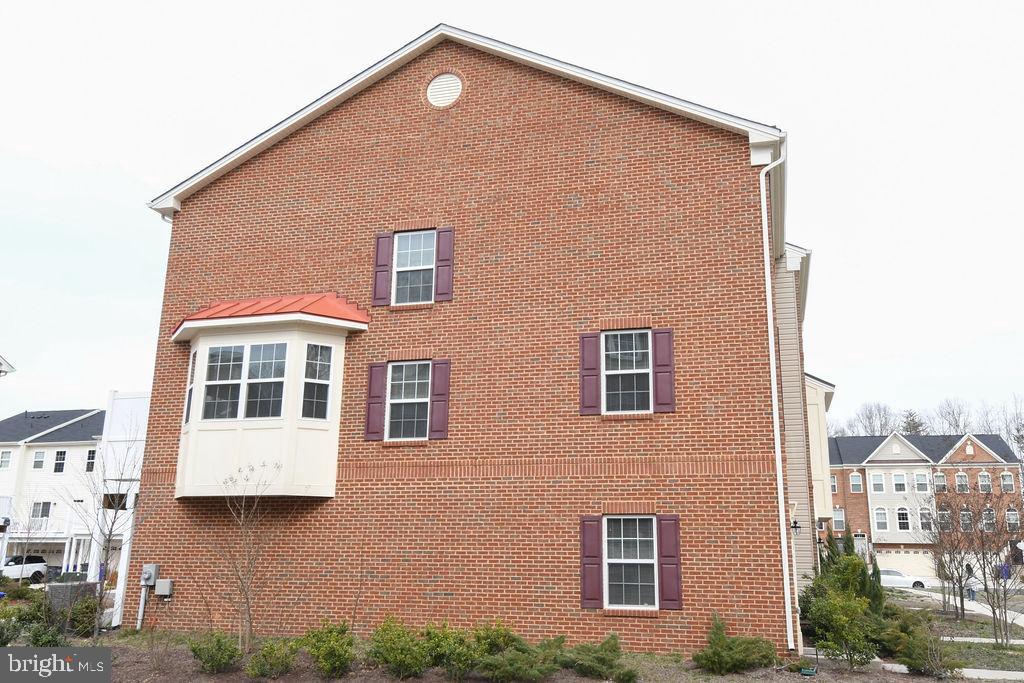 CHELSEA MANOR - Residential Lease