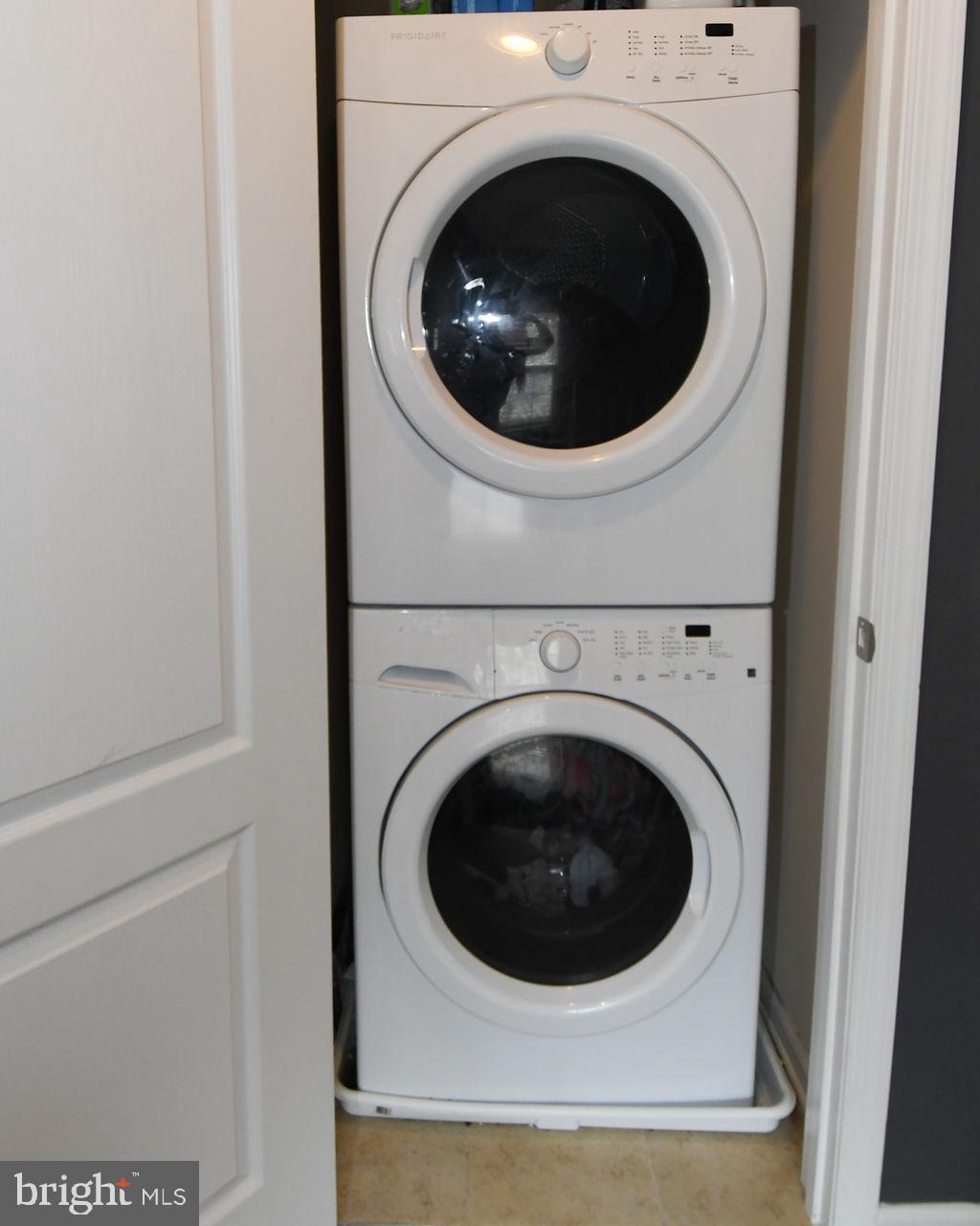 CHELSEA MANOR - Residential Lease