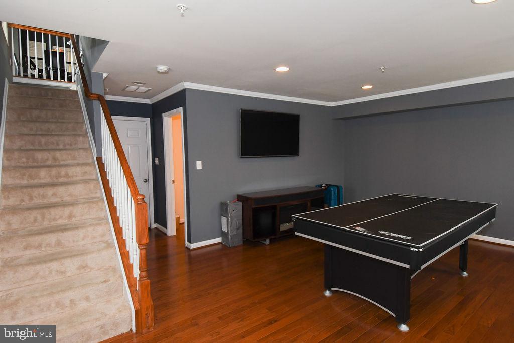 CHELSEA MANOR - Residential Lease