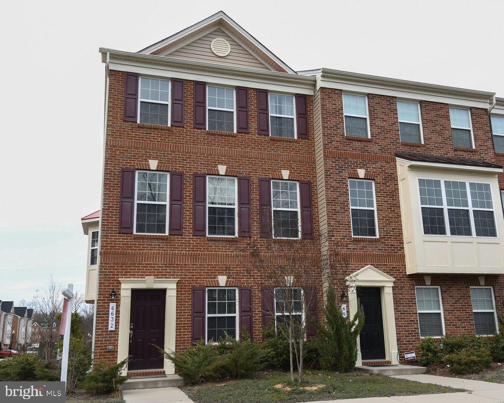 CHELSEA MANOR - Residential Lease