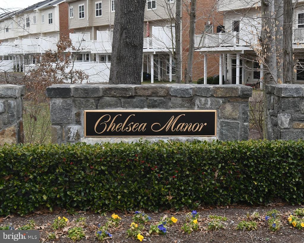 CHELSEA MANOR - Residential Lease