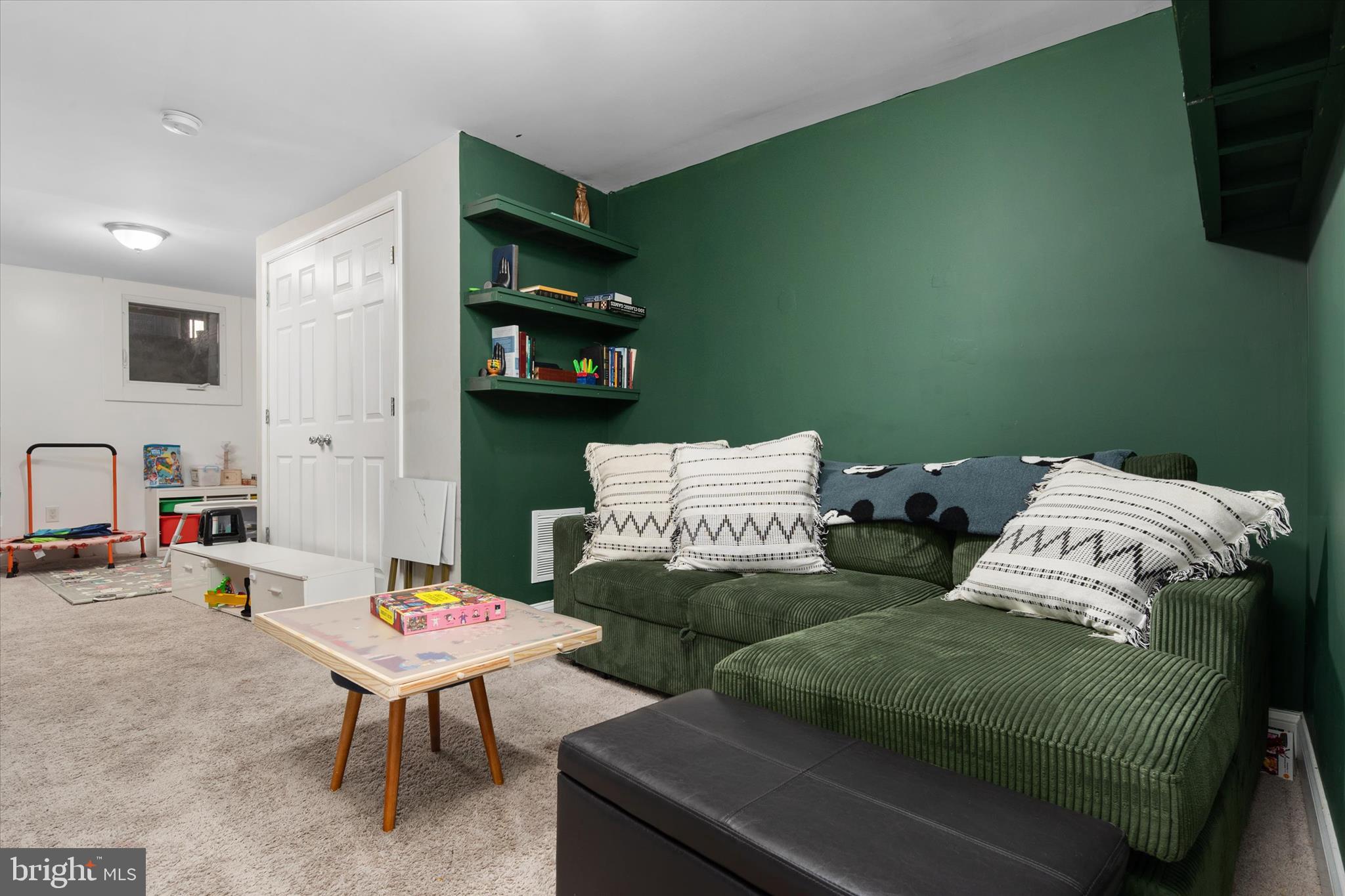 WASHINGTON VILLAGE - Residential