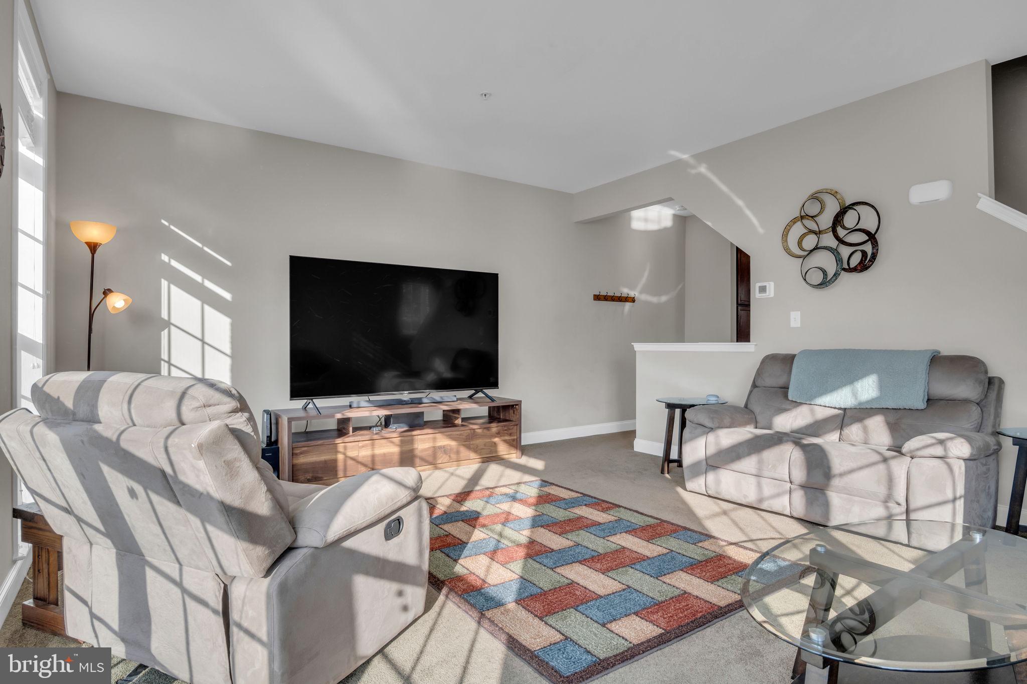 121 PUTNAM WAY