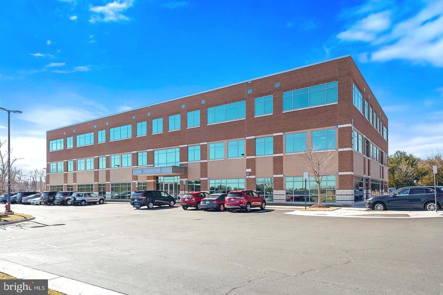 Finished 2148 RSF corner unit. Open and bright with so many windows. Four offices and one storage. Very large open area in the middle.