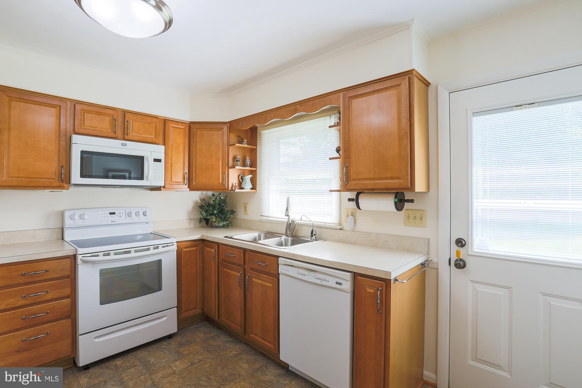 MADONNA MANOR - Residential