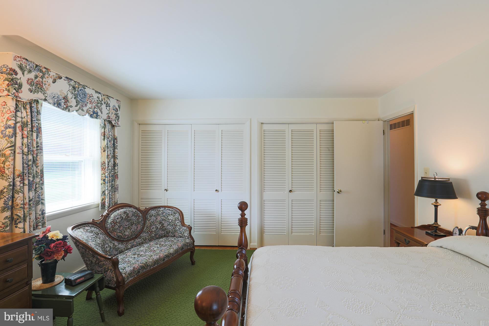 MADONNA MANOR - Residential