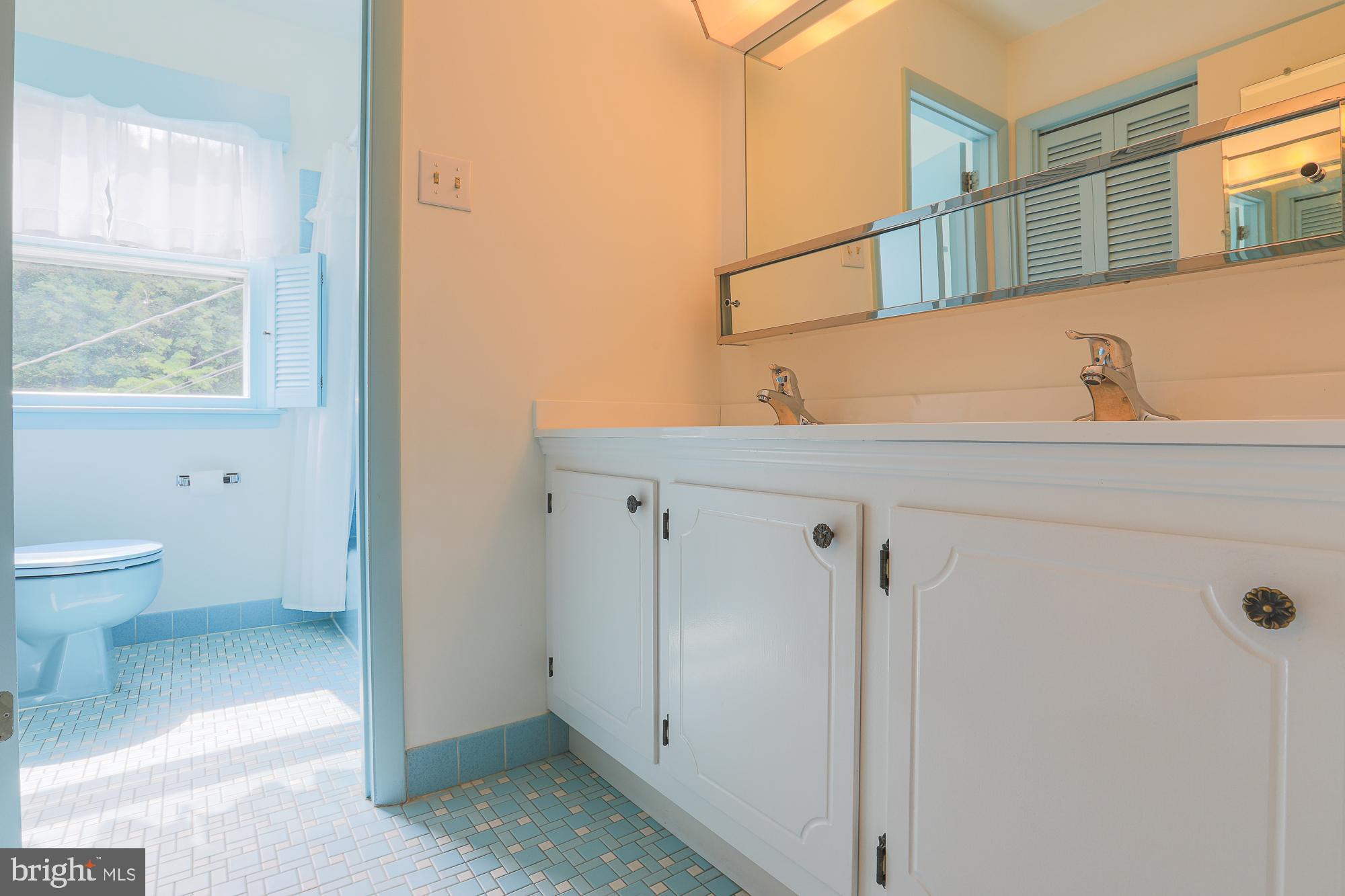 MADONNA MANOR - Residential