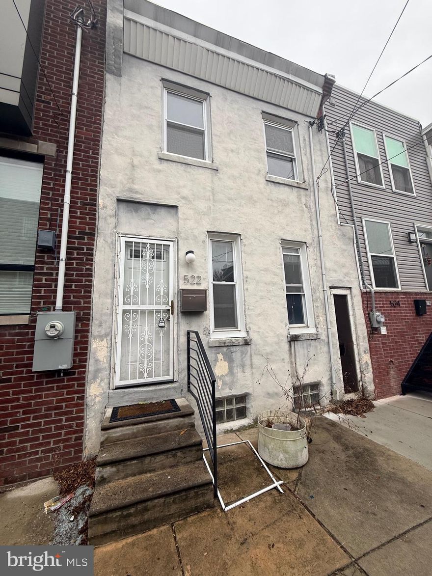 Updated 3 bedroom 1 bath traditional row with private rear yard. Superior location, surrounded by public transit and ample shopping opportunities. This is a perfect a spot for city living.