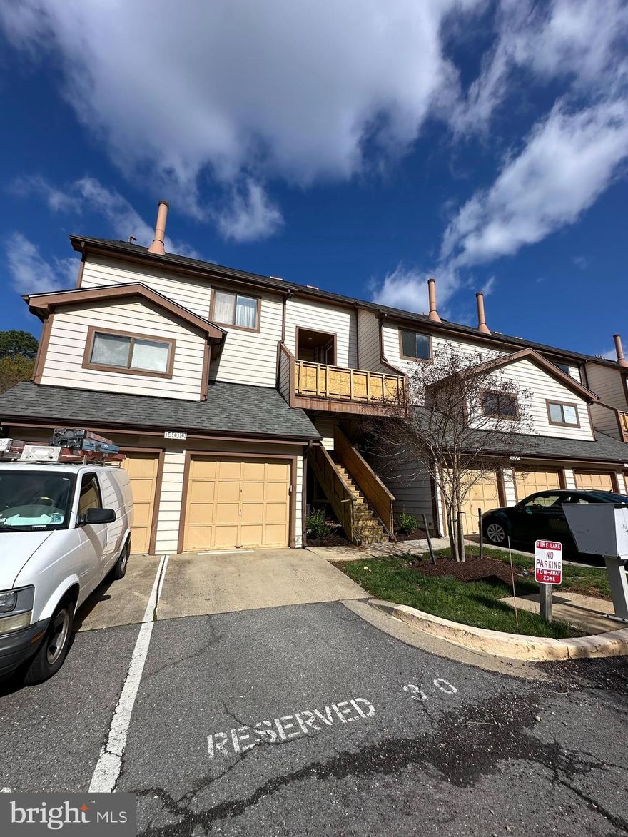 1BR 1 BA unit plus loft with FP - Recently renovated - fresh paint, new kitchen cabinets, counter tops, and appliances, new bathroom, new flooring new HVAC, new flooring