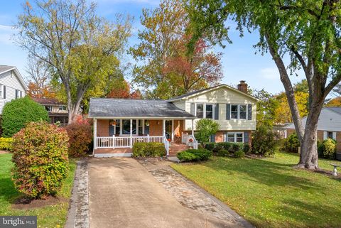 Photo of 310 Ayrlee Avenue NW, LEESBURG, VA 20176 (MLS # VALO2116134)