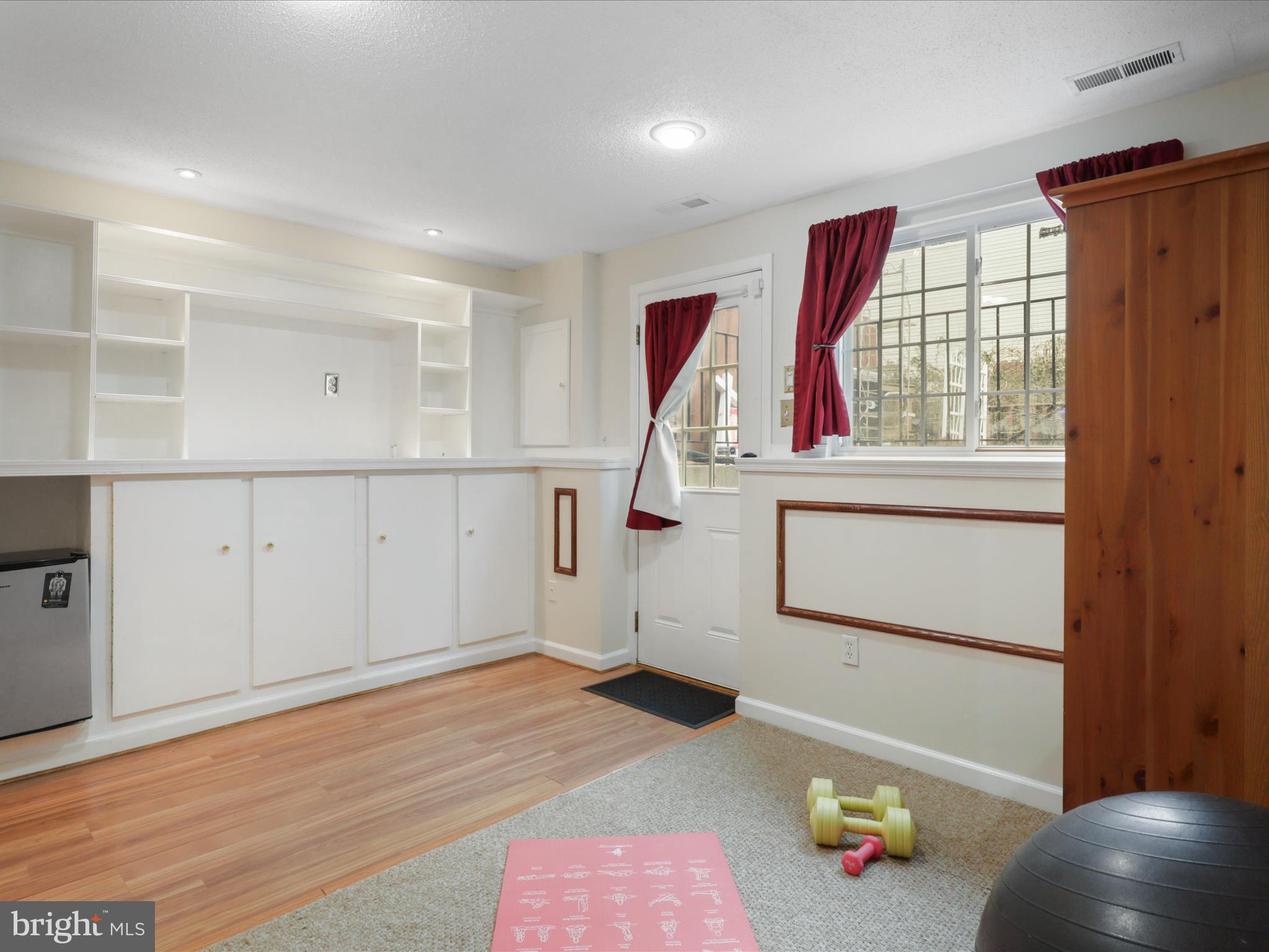 TARTAN VILLAGE - Residential